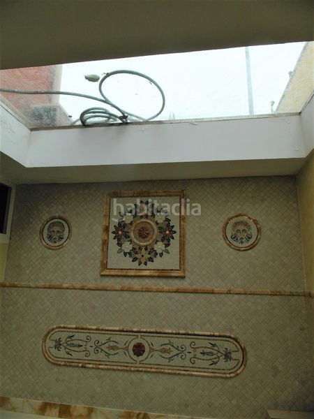 Foto ab4ec530-d1b2-4327-ae11-abeb895bf9a9. Casa aparellada amb xemeneia calefacció piscina a Madrid