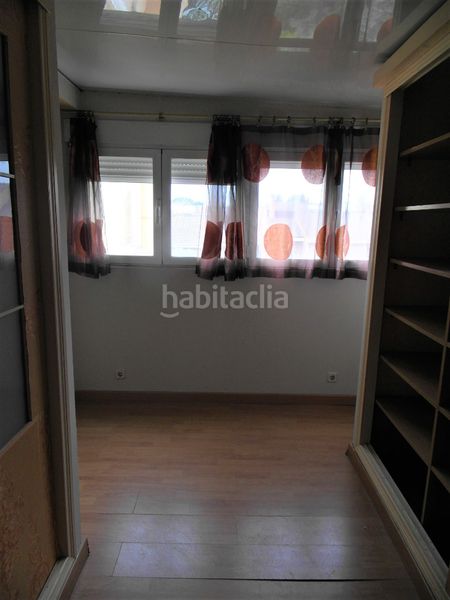 Foto afd0ced9-ff7a-4bd9-84db-c787f248ff17. Casa aparellada amb xemeneia calefacció piscina a Madrid