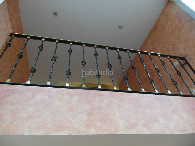 Foto ca433099-a73f-4d99-8858-a7d48caeda21. Casa aparellada amb xemeneia calefacció piscina a Madrid