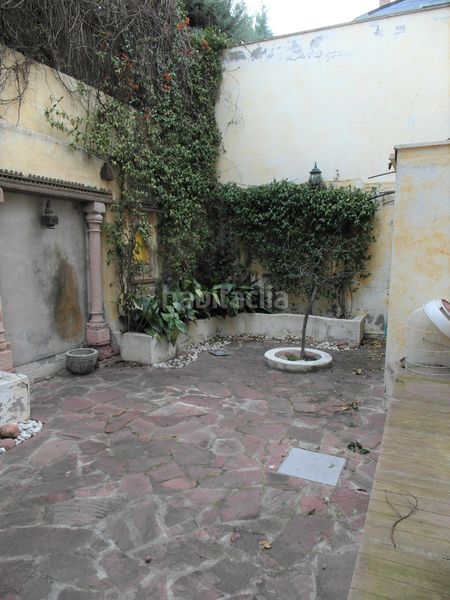 Foto cacbf21a-4084-406d-850d-3e9474b868bc. Casa aparellada amb xemeneia calefacció piscina a Madrid