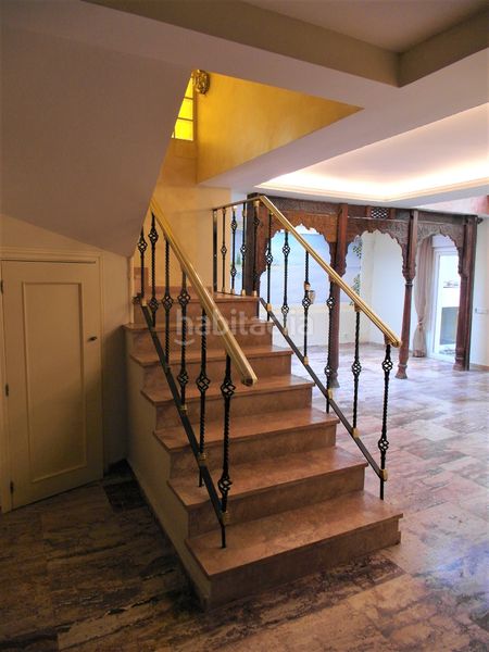 Foto cf29e96c-bf15-4d94-a2fb-fada65f2a089. Casa aparellada amb xemeneia calefacció piscina a Madrid