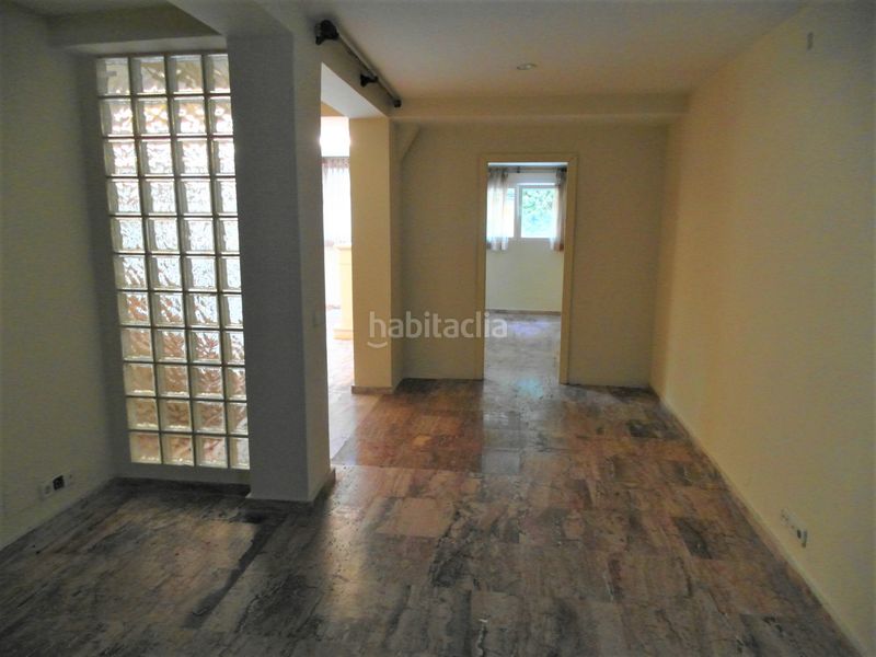 Foto f457eaeb-4bd4-413b-8545-9b46095353a1. Casa aparellada amb xemeneia calefacció piscina a Madrid