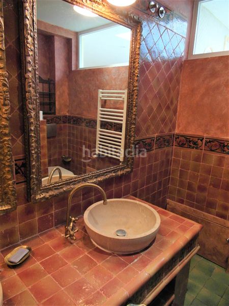 Foto fa86356d-a8ce-4a3b-8eb8-937471b7655d. Casa aparellada amb xemeneia calefacció piscina a Madrid