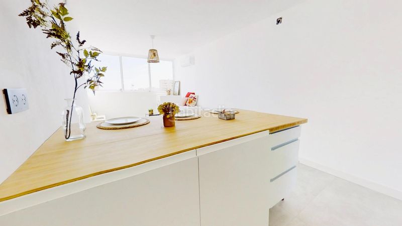 Foto 1aeb2acb-03ef-4261-abab-e36de40b2360. Estudi a avenida inglaterra 81 a Los Europeos Torrevieja