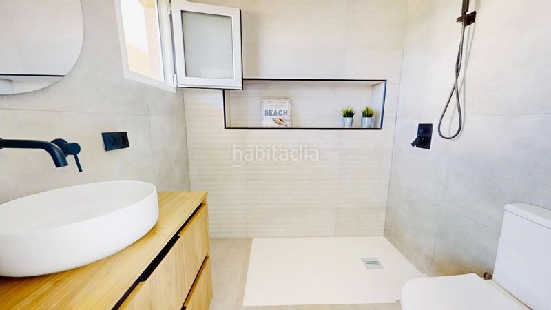 Foto 1c1995a0-ba5b-4e09-9f6f-14ec63cd9699. Estudi a avenida inglaterra 81 a Los Europeos Torrevieja