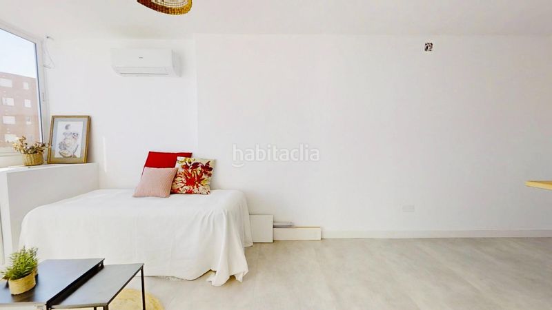 Foto 5cff81d0-f64b-454f-831e-f9fe1d4a1b76. Estudi a avenida inglaterra 81 a Los Europeos Torrevieja