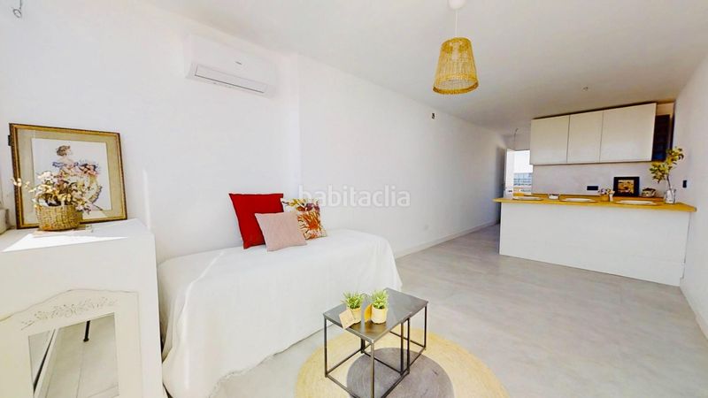 Foto cf1f6f72-d6c5-46e3-a1cd-1c6e9f438e02. Estudi a avenida inglaterra 81 a Los Europeos Torrevieja