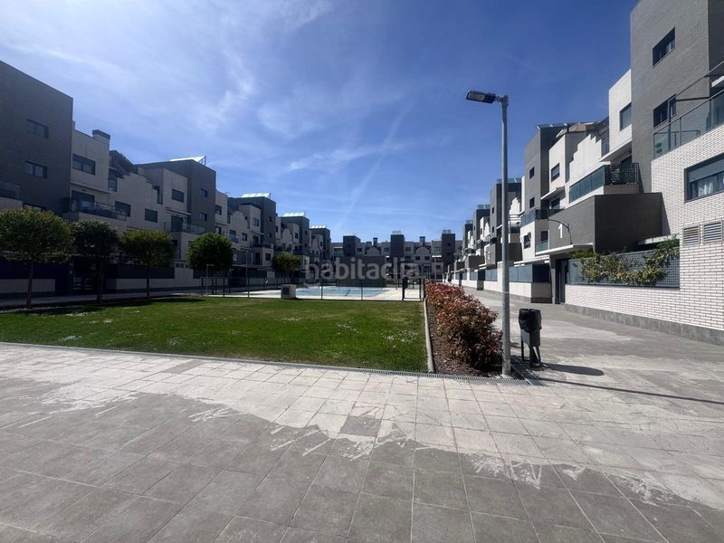 Foto 57446bc8-7868-410e-aa53-f3be6edefe53. Pis amb calefacció aparcament piscina a Yebes - valdeluz Yebes