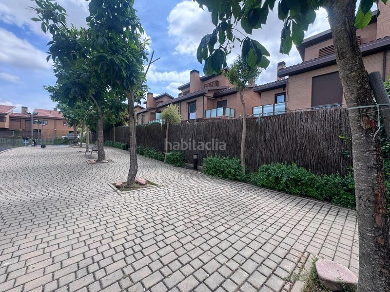 Foto 0c799449-1be4-4ce2-9b7d-0da4f38e717a. Casa aparellada amb calefacció aparcament piscina a Yebes
