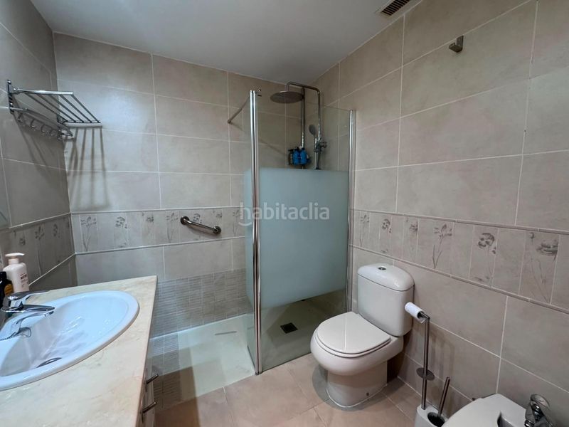 Foto 8449a242-fd1a-452d-9352-ebc6e0b380cc. Casa aparellada amb calefacció aparcament piscina a Yebes