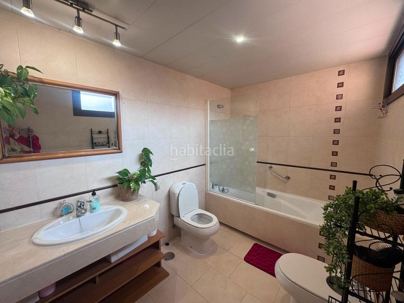 Foto b9a256b5-2c71-4716-9c8e-4a6ff7dd5b46. Casa aparellada amb calefacció aparcament piscina a Yebes