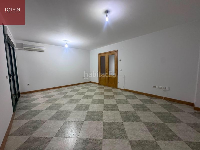 Foto a03f9ea6-7257-4bd4-8c20-50851c55dd8c. Casa adossada amb calefacció aparcament a Alovera