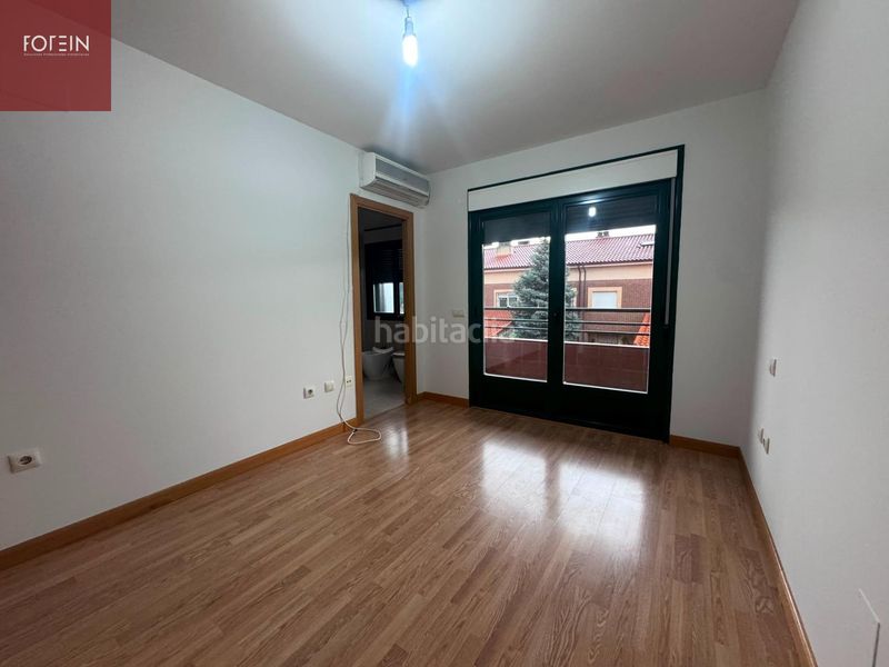 Foto b428d662-c7af-40d8-9cf8-f9448caa7a84. Casa adossada amb calefacció aparcament a Alovera