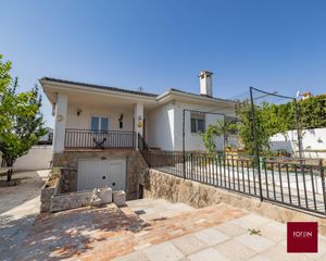 Chalet  Rio jarama. Chalet independiente con piscina y cocina de verano en urbanizac
