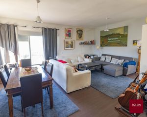 Chalet  Calle praga. Chalet en caraquiz de diseño muy actual sobre gran parcela