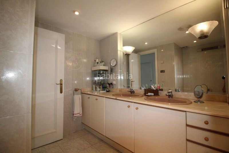 Foto 009896fe-eec5-4734-9466-67b7360bb396. Apartament amb calefacció aparcament piscina a Playa Levante Benidorm