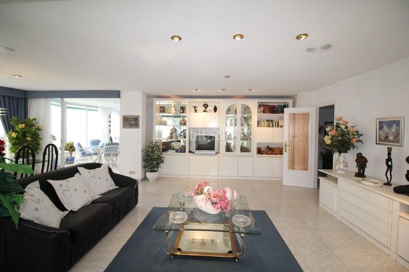 Foto 14922468-f6ac-4de4-82e6-afa7be2abd0b. Apartament amb aparcament piscina a Playa Levante Benidorm