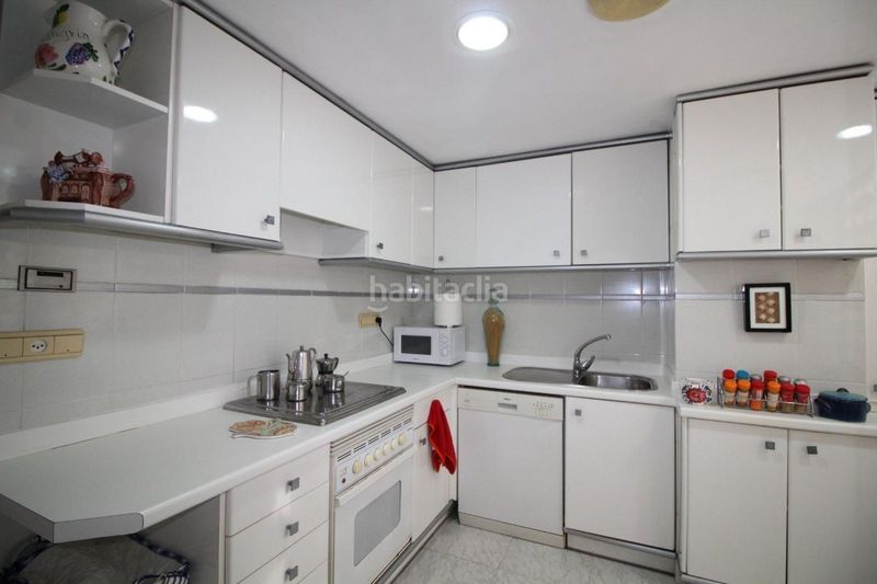 Foto 4ab4b1d5-b18f-45b8-8bf7-23c868da79ef. Apartament amb aparcament piscina a Playa Levante Benidorm