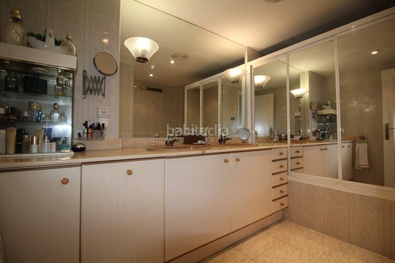 Foto e37c3cd1-3897-44f6-849d-8165ba2dc781. Apartament amb aparcament piscina a Playa Levante Benidorm