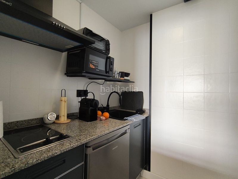 Foto 5a6c40e0-a96c-431f-9e42-8c19fba0f9a2. Estudi amb aparcament a Playa Levante Benidorm