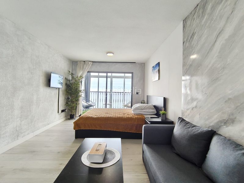 Foto 93aaaccd-2f8e-4af6-ac4a-bab8603f24dc. Estudi amb aparcament a Playa Levante Benidorm