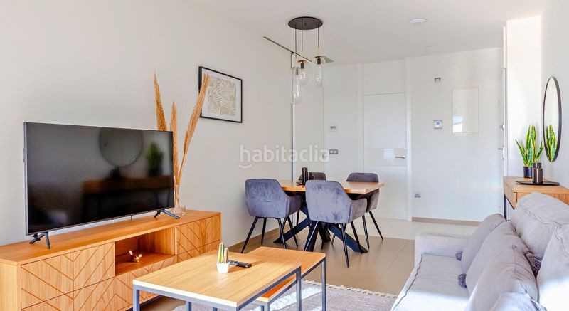 Foto 988e32eb-bdf8-4188-bb86-6b1944760efe. Apartament amb aparcament a Playa Poniente Benidorm