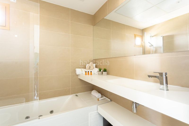 Foto e5cb9263-d4d2-4cf8-a7ec-78c30b1dce71. Apartament amb aparcament a Playa Poniente Benidorm