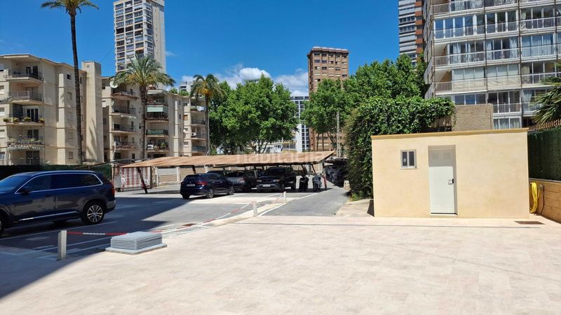 Foto 150ff6e8-5868-4035-9524-3bec69e8809e. Apartament amb calefacció aparcament piscina a Playa Levante Benidorm
