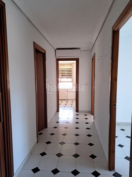 Foto a9c08d25-6259-4856-b6ba-fb21f0efa916. Apartament amb piscina a Levante Alto Benidorm