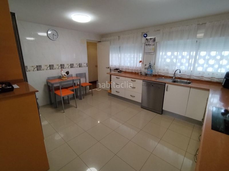 Foto 05aef0b2-06ee-4aae-9f5c-b4b1360defcc. Àtic amb aparcament a Playa Levante Benidorm