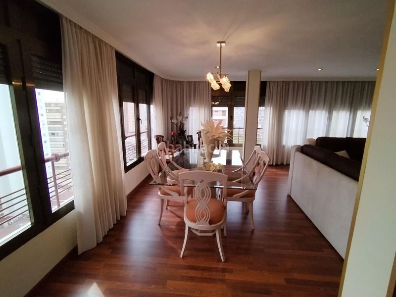 Foto 06d13cad-5f24-49ed-8d17-75760792a90d. Àtic amb aparcament a Playa Levante Benidorm