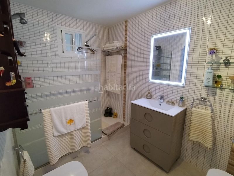 Foto 208aa5b2-c043-4eb9-abcd-6f7cd6b5f25e. Àtic amb aparcament a Playa Levante Benidorm