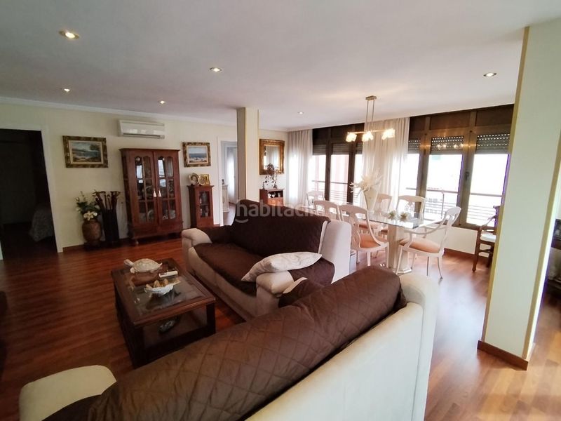 Foto 3eb99bd9-fc51-4fdb-8292-ff58d9d3d8eb. Àtic amb aparcament a Playa Levante Benidorm