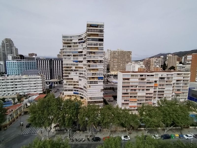 Foto 6a54d2e0-bbfa-4c39-9249-c93bc21d36d7. Àtic amb aparcament a Playa Levante Benidorm