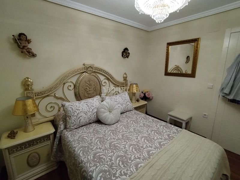 Foto bc7e4b64-0118-4d5b-b826-d64e3f141f9d. Àtic amb aparcament a Playa Levante Benidorm