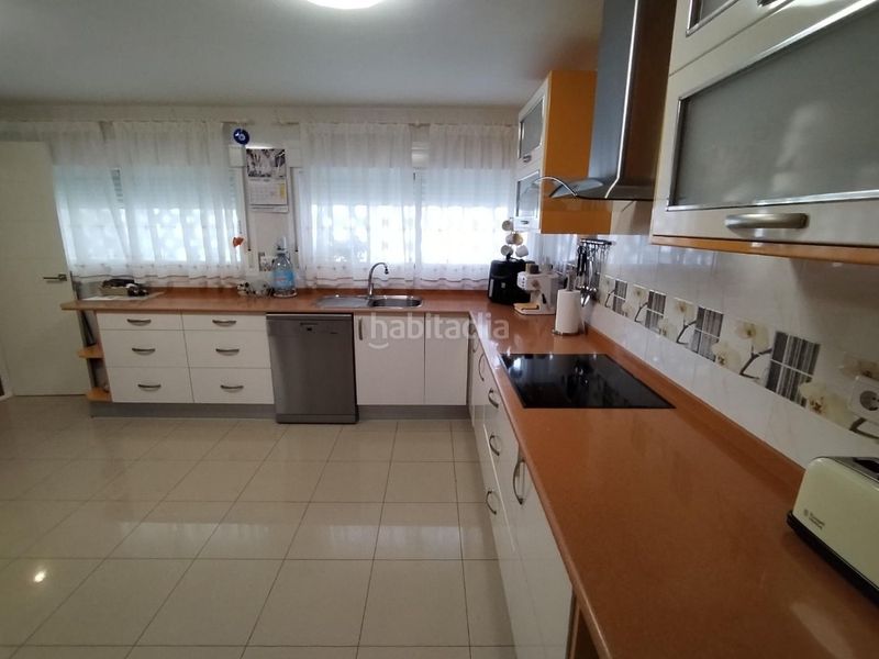 Foto c98d6cdb-eaa8-4bbc-9c52-d042ad338d05. Àtic amb aparcament a Playa Levante Benidorm