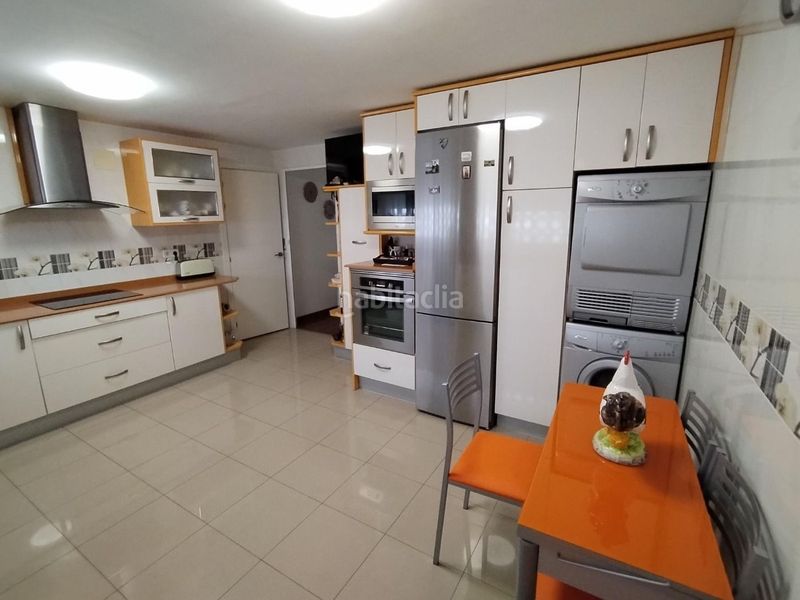 Foto cfed16b9-3d9c-47b5-b4e1-ff2d3dd665ed. Àtic amb aparcament a Playa Levante Benidorm