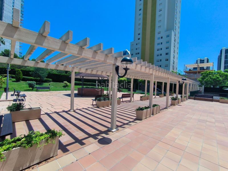 Foto 0ce8b99f-6651-43af-a26f-36a46405a406. Apartament amb aparcament piscina a Via Parque Benidorm