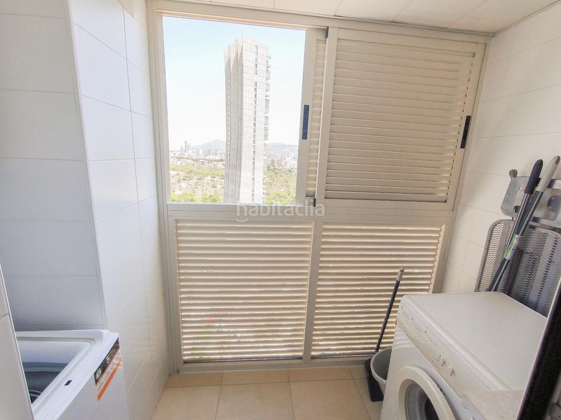 Foto 3076f3a8-be79-4ac5-b4e9-8fddc0de1400. Apartament amb aparcament piscina a Via Parque Benidorm