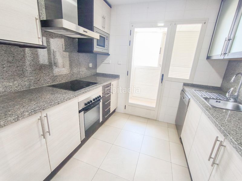 Foto 407a6693-530e-4be4-a8f9-5aebb9e85b5e. Apartament amb aparcament piscina a Via Parque Benidorm
