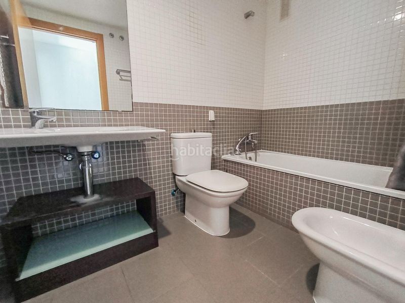 Foto 8a5a1f62-3e95-4431-95f0-c0f281380b2c. Apartament amb aparcament piscina a Via Parque Benidorm