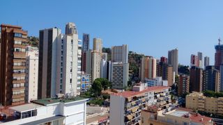 Penthouse  Avenida de roma. Amplio ático con 3 dormitorios que ocupa toda la planta de edifi