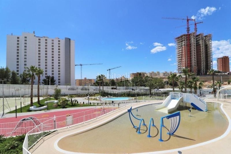 Foto ddcd13b7-3d4b-4471-93af-f103db0b2776. Apartament amb aparcament piscina a Playa Poniente Benidorm