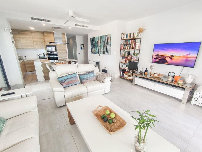 Foto f4fe4311-1110-473a-9015-35d36c7827f5. Apartament amb aparcament piscina a Playa Poniente Benidorm