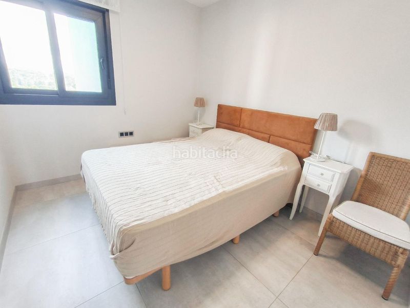Foto f9435799-5404-44b9-8a35-fe9ba8e6e235. Apartament amb aparcament piscina a Playa Poniente Benidorm