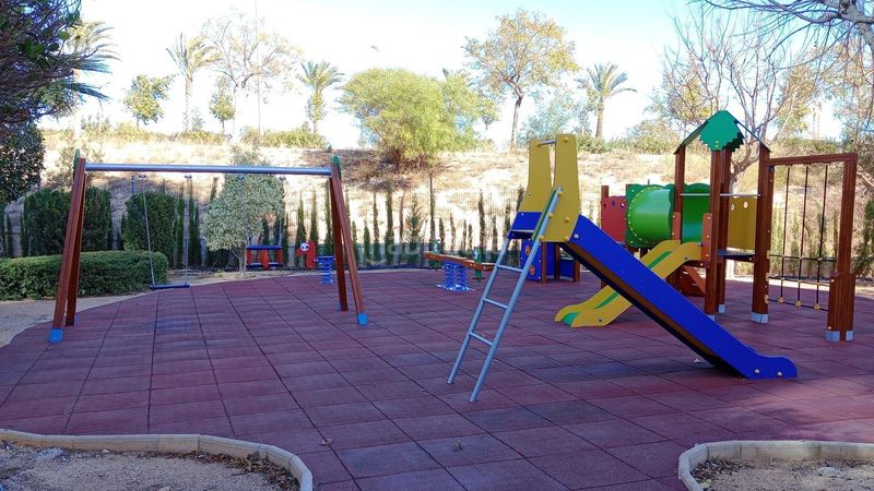 Foto bb0168e9-a046-40f5-ab43-0d77d5bfa72f. Apartament amb piscina a Juzgados - Plaza de Toros Benidorm