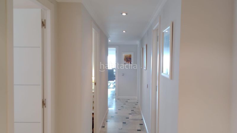 Foto d5b2229b-3536-4d19-91a2-098ded957fcd. Pis amb aparcament a Playa Levante Benidorm