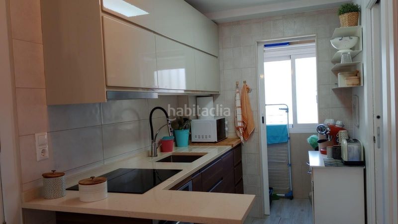 Foto 5229684e-1d76-45ce-b030-ff2799bb3946. Apartament amb aparcament piscina a Playa Levante Benidorm