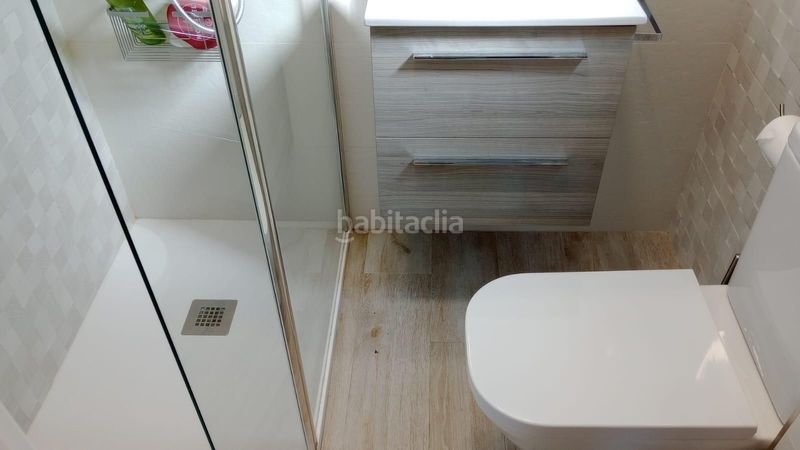 Foto 9ad14025-00d8-4a8f-9123-7735761435dd. Apartament amb aparcament piscina a Playa Levante Benidorm