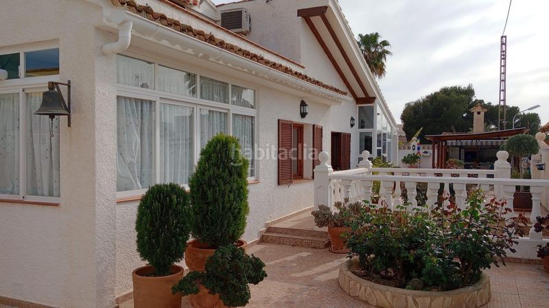 Foto a246d215-6bf4-42b7-98d5-585ef36836eb. Xalet amb aparcament piscina a Rincón Bajo Benidorm